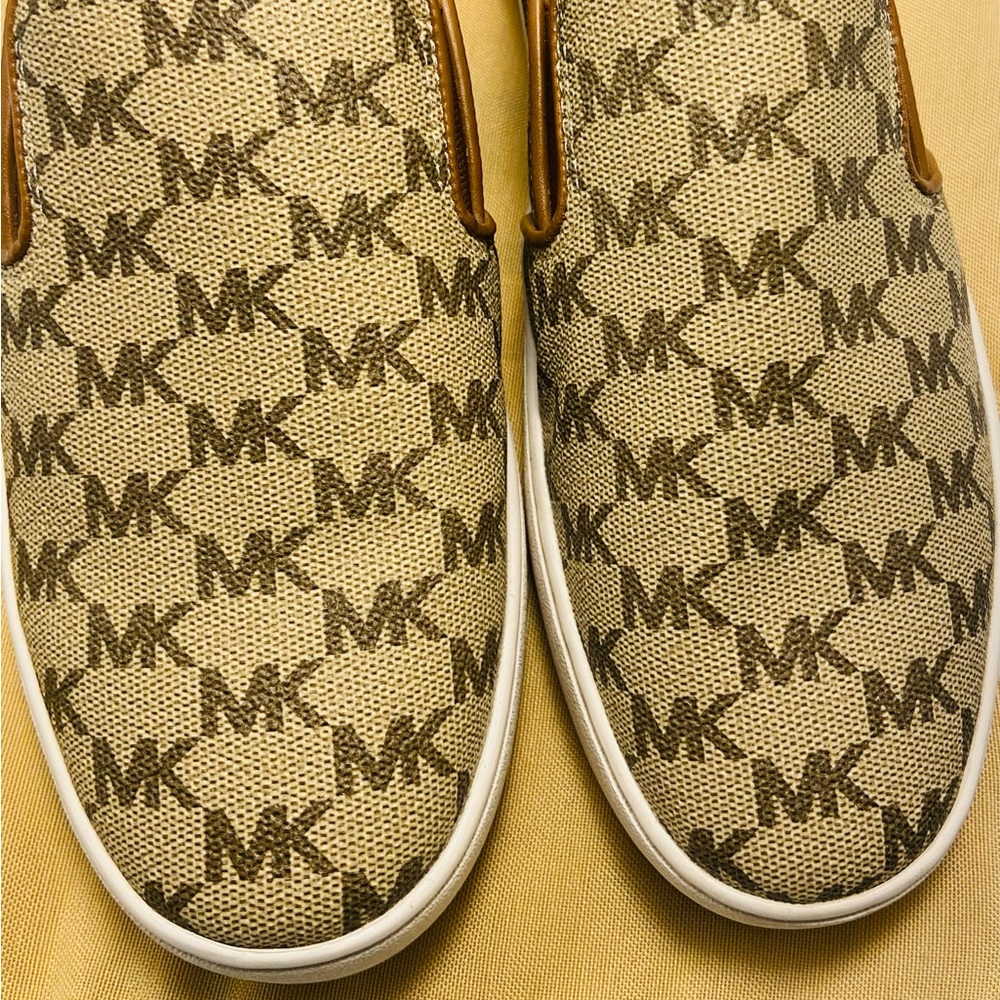 Michael Michael Kors leather loafers size 8